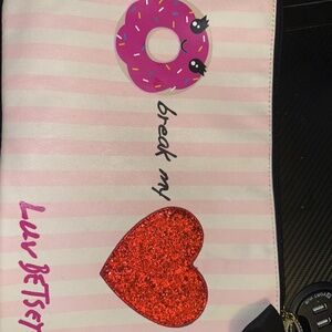 Betsey toiletry Bag